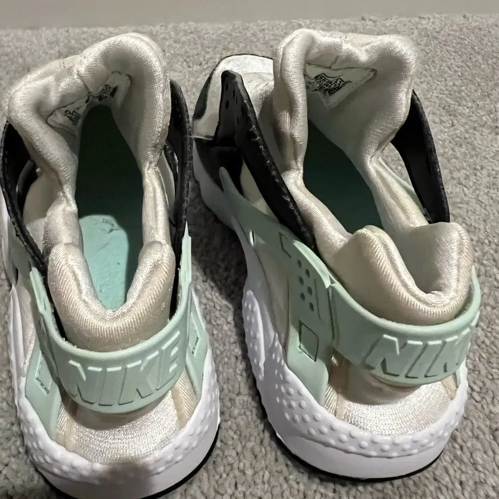 Little Kid's Nike Huarache Run White/Mint Foam-Off Noir (704949 116) Sz 1